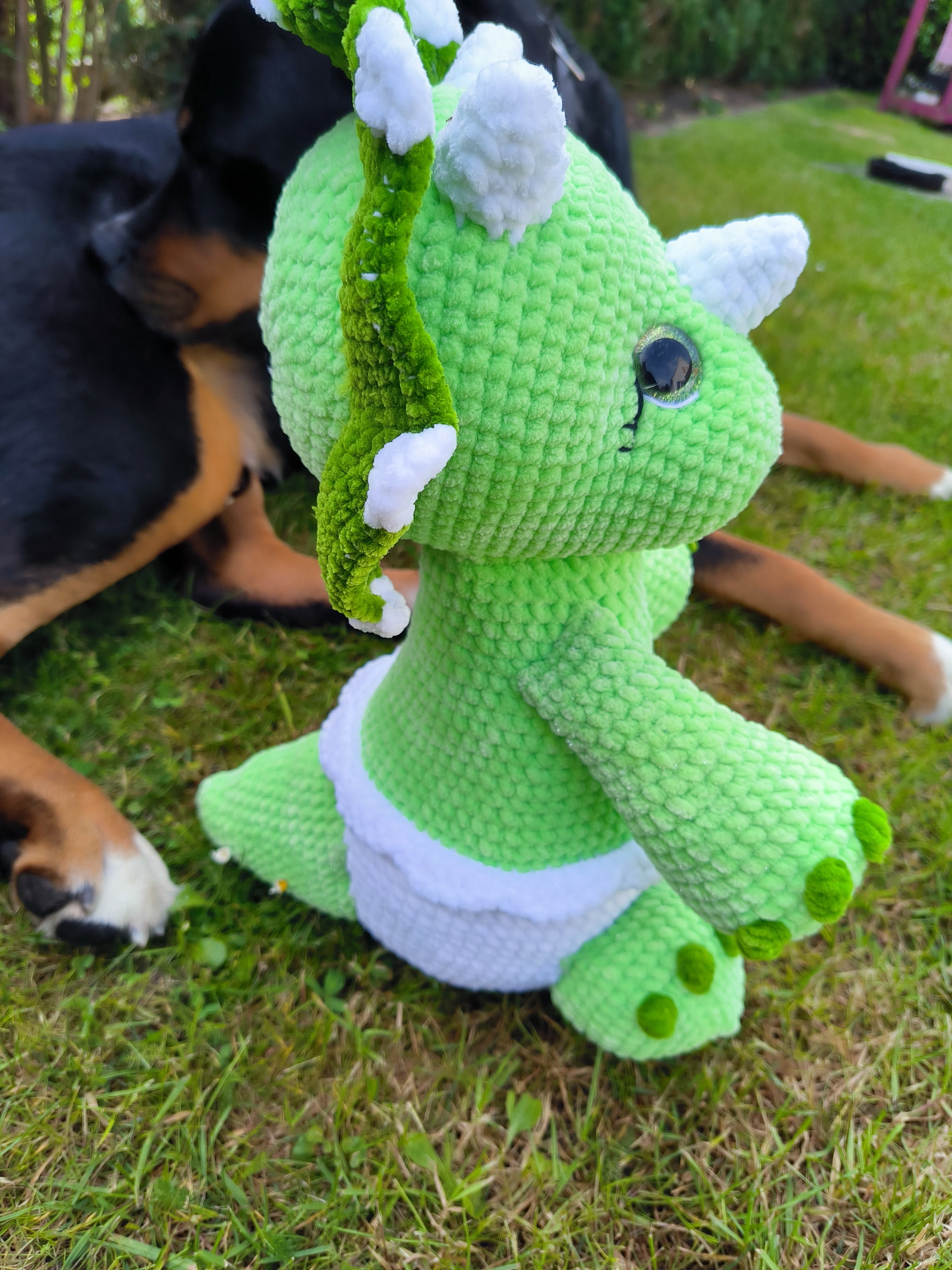 Baby Triceratops Amigurumi – Handgehäkeltes Kuscheltier