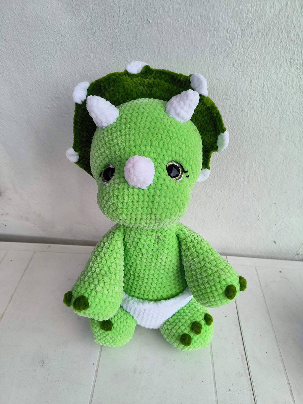Baby Triceratops Amigurumi – Handgehäkeltes Kuscheltier