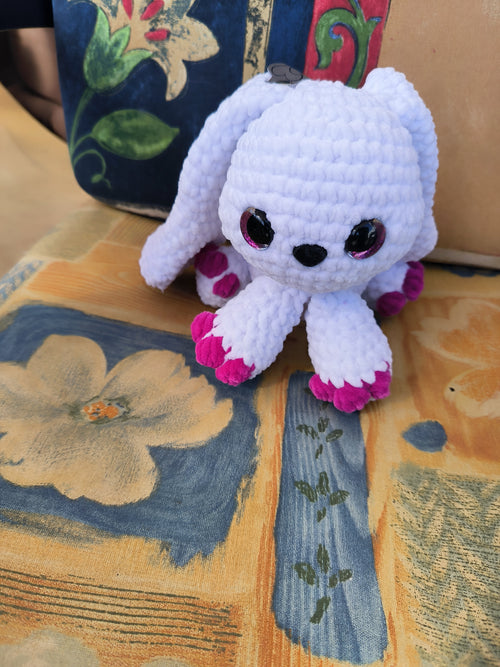 Candy das Bunny sitzend